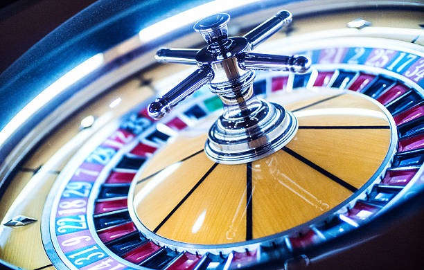 macantoto88 platform overview showing live-dealer tables and sportsbook interface